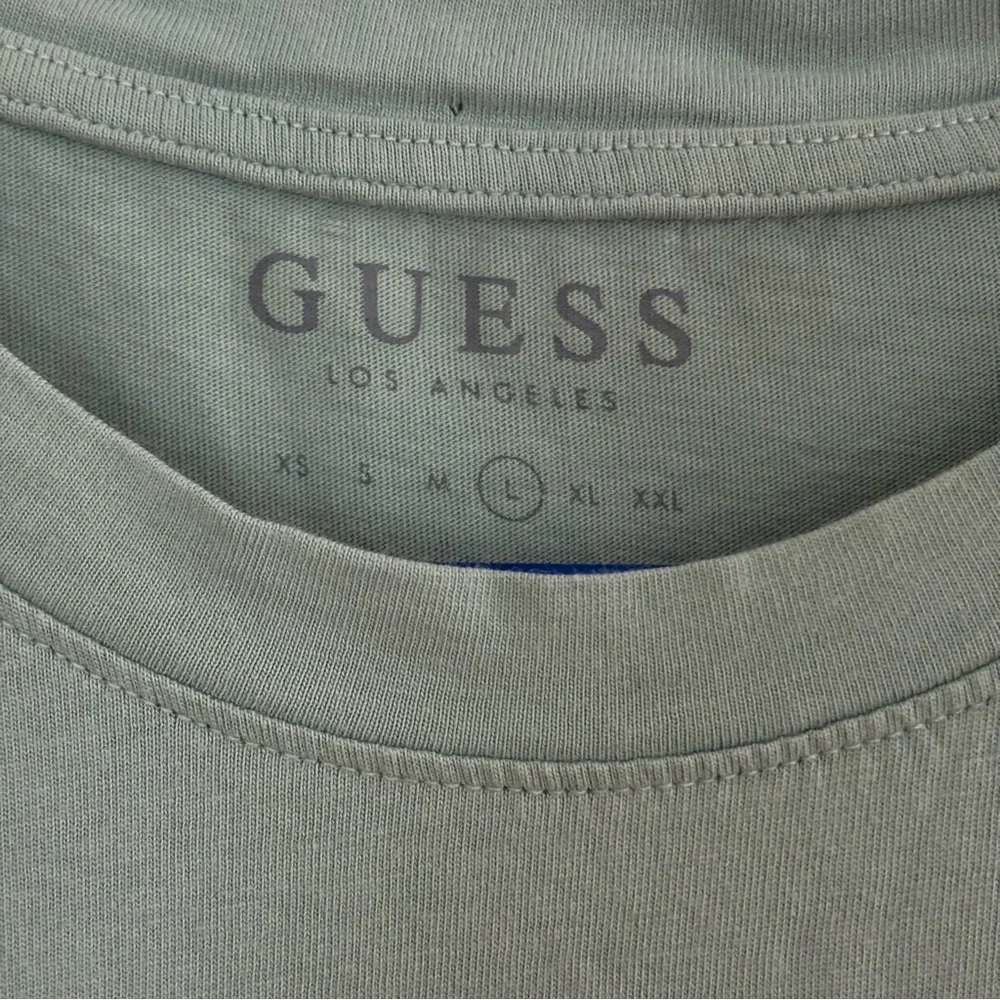 GUESS Los Angeles Sage Green Logo Tee Size L - Picture 4 of 9